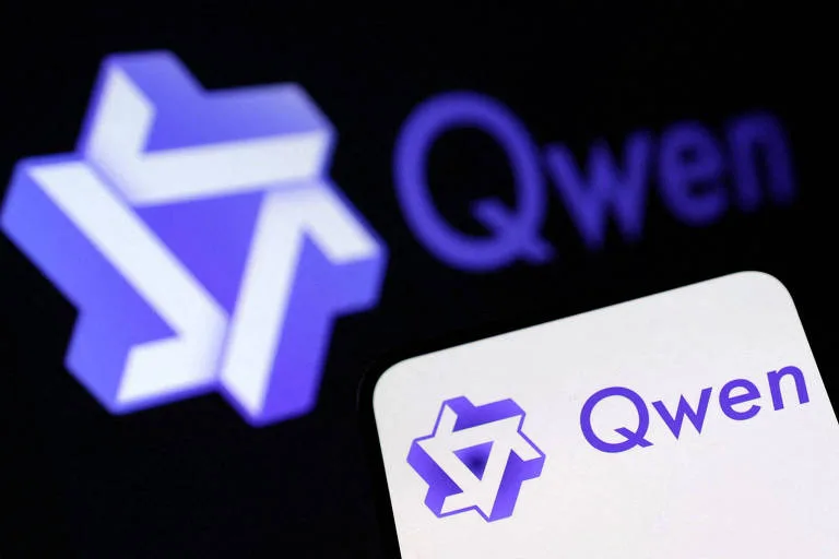 Logotipo da Alibaba e ilustração de elementos de inteligência artificial, como redes neurais e chips, simbolizando o lançamento do Qwen3.5.