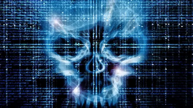 Imagem ilustrativa de um Hacker digitando em um teclado refletido em uma tela cheia de código, simbolizando a exploração de acesso e não de falhas no código.