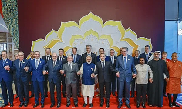 Líderes globais e especialistas em tecnologia reunidos para a Cúpula de Impacto da Inteligência Artificial 2026 na Índia.