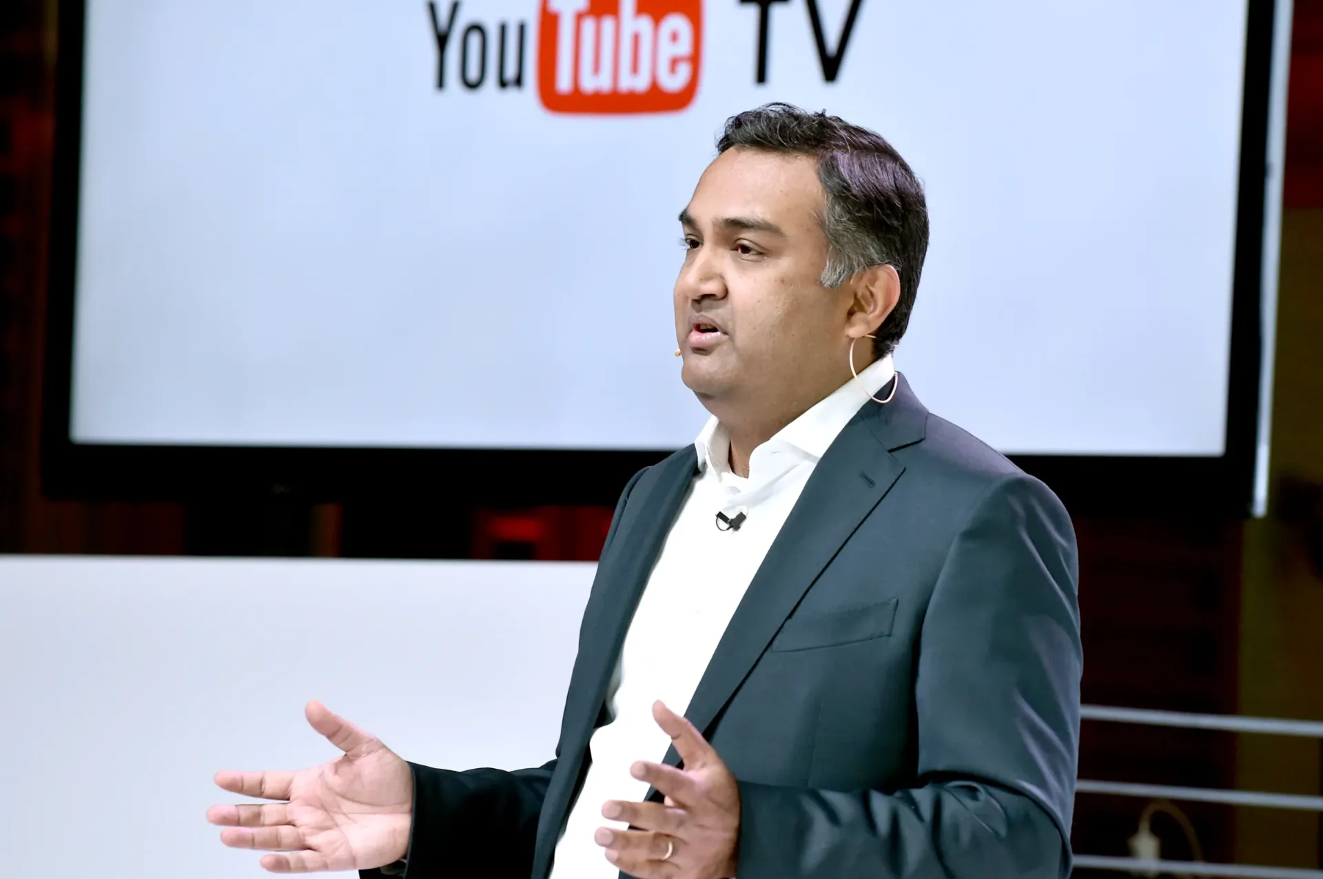 Visão CEO Neal Mohan, Proteção Jovem e Futuro Digital