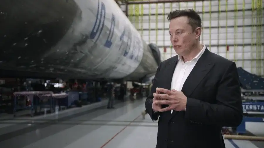 Capa do jornal com a notícia de que Elon Musk pode comprar a Cursor por US$ 60 bilhões ou pagar US$ 10 bilhões por trabalho conjunto