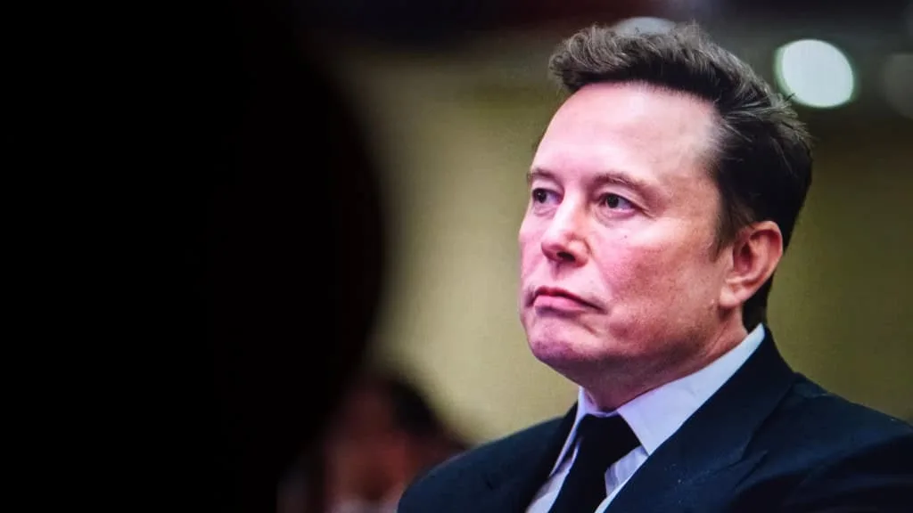 Elon Musk em depoimento no tribunal para o caso contra a OpenAI, com foco na acusação de traição da missão original da empresa de IA.