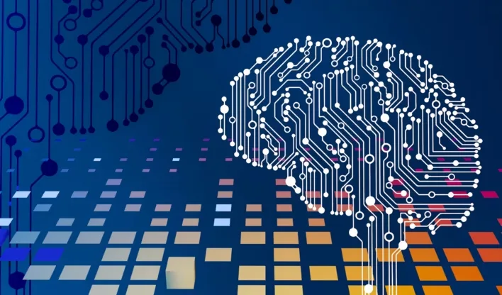 Executivo sorri enquanto microfone e computador com inteligência artificial são exibidos ao fundo, simbolizando a fusão de humanos e I.A. em negócios.
