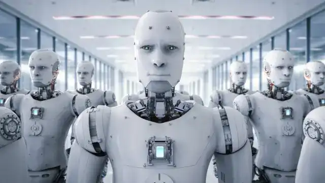 Estudantes universitários observam robôs e algoritmos em um cenário futurista, expressando preocupação com o impacto da IA no mercado de trabalho e na sociedade.