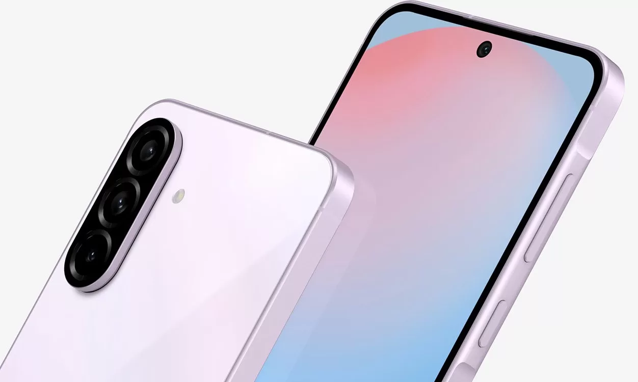 Close-up do smartphone Samsung Galaxy A56 com módulo de câmera em formato de pílula, destacando seu design moderno e premium.