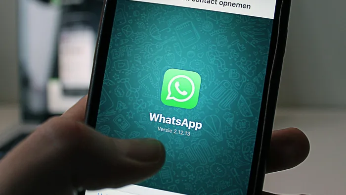 Interface do aplicativo WhatsApp mostrando as configurações de privacidade e a opção 'Configurações rigorosas da conta' ativada.