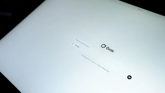 X Anuncia Suspensão por Uso Ilegal da IA Grok